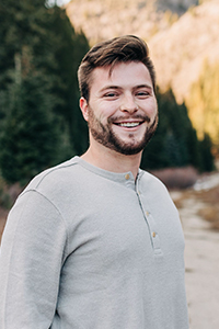 headshot of Josh Leigh